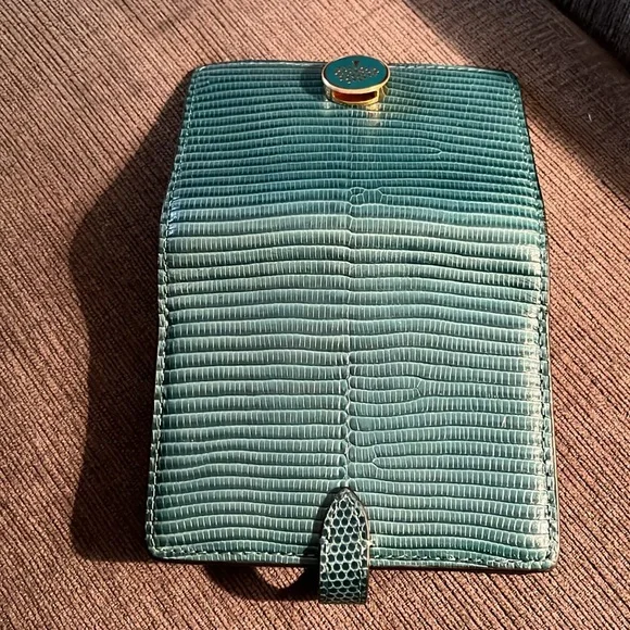 Mulberry leather coin pouch in green
Beautiful item and great quality - Picture 4 of 6